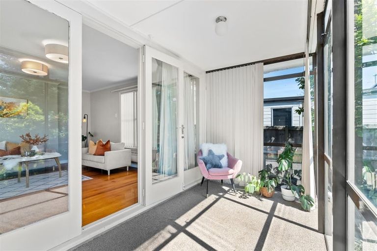 Photo of property in 7a Cunliffe Road, Redwood, Christchurch, 8051