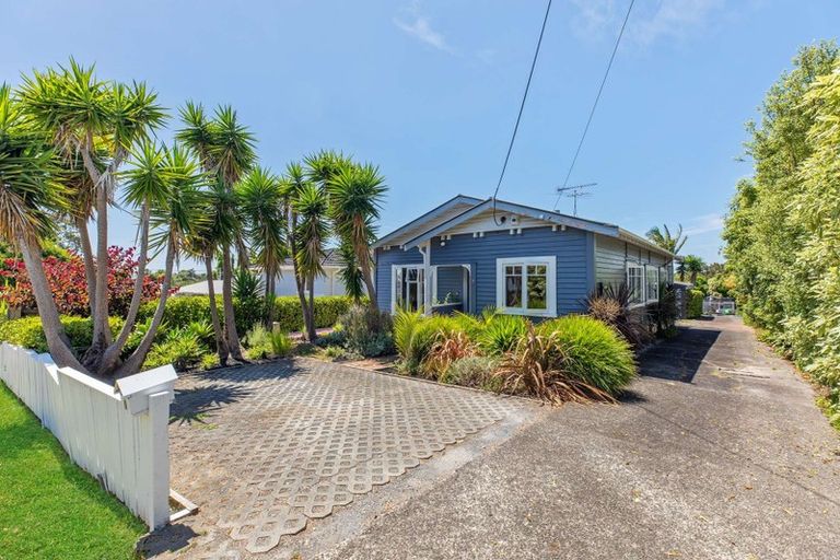 Photo of property in 9 Tahi Terrace, Glen Eden, Auckland, 0602