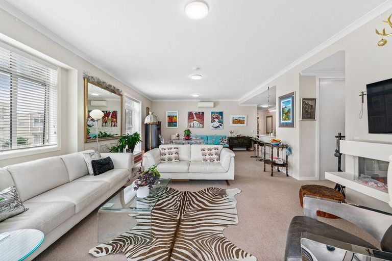 Photo of property in 73 Parkside Drive, Orewa, 0931