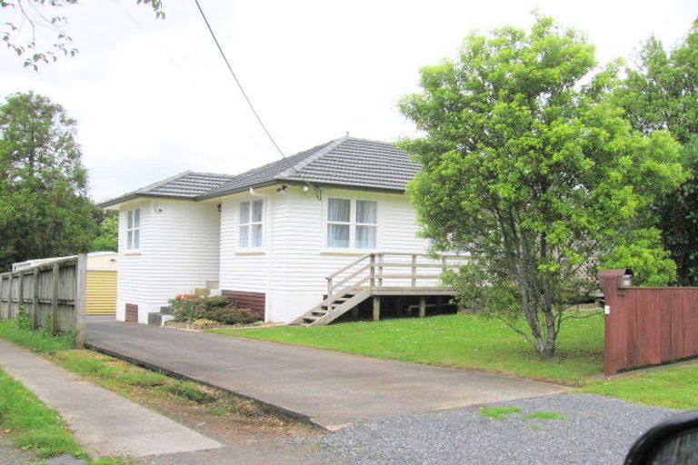 Photo of property in 50 Seymour Road, Sunnyvale, Auckland, 0612