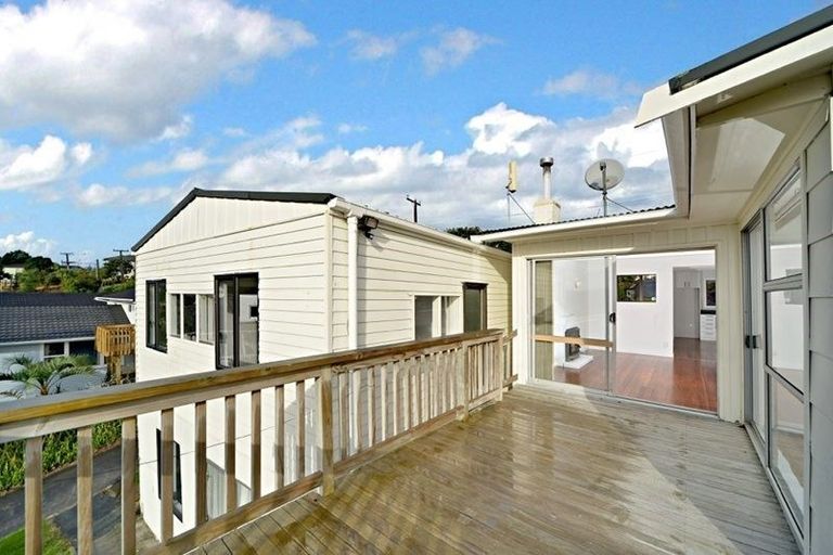 Photo of property in 25 Hillcrest Road, Hatfields Beach, Orewa, 0931