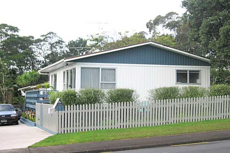 Photo of property in 1/42 Reynella Drive, Massey, Auckland, 0614