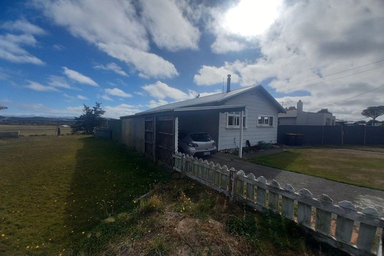 Photo of property in 3 Main Road, Tuatapere, 9620