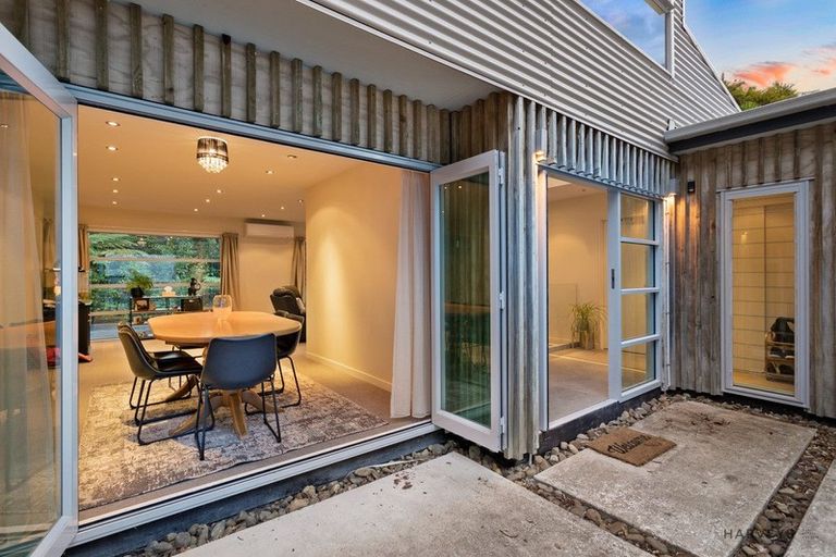 Photo of property in 13 Miha Road, Titirangi, Auckland, 0604