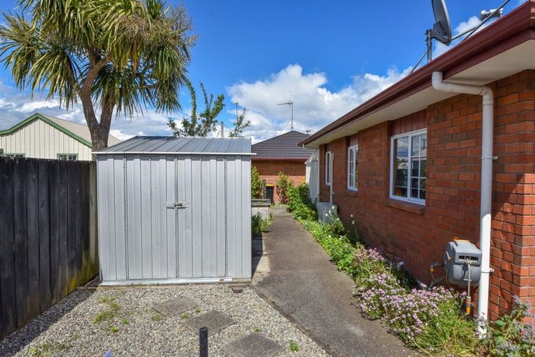 Photo of property in 72 Pembroke Street, Carterton, 5713
