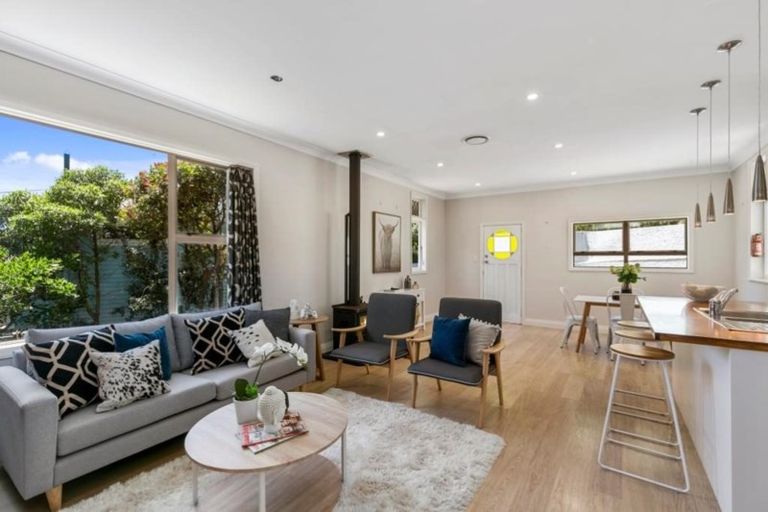 Photo of property in 16 Hudson Street, Island Bay, Wellington, 6023