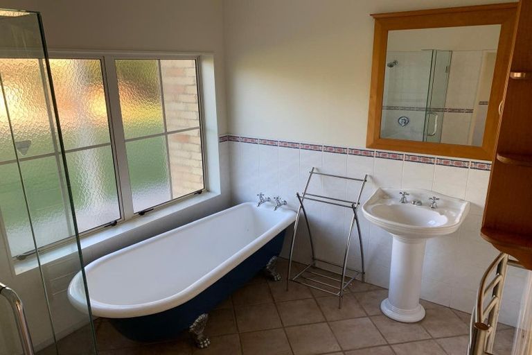 Photo of property in 154 Awa Road, Kumeu, 0891