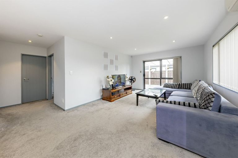 Photo of property in 51 Tarapiroe Avenue, Takanini, 2112