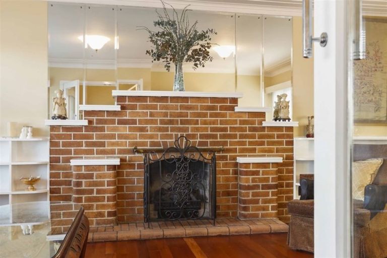 Photo of property in 35 Princes Street, Northcote Point, Auckland, 0627