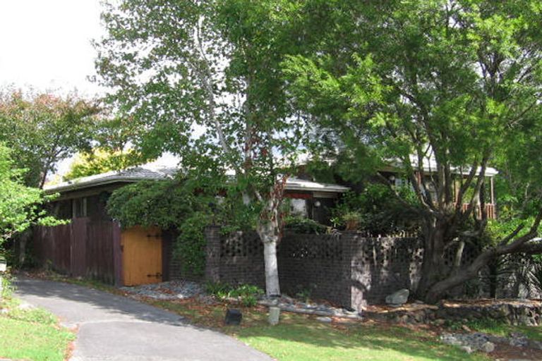 Photo of property in 17 Cezanne Place, New Lynn, Auckland, 0600