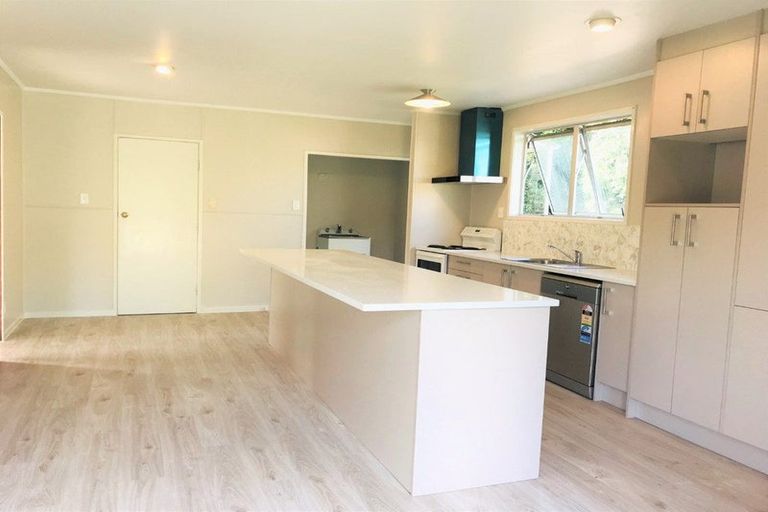 Photo of property in 17 Bodi Place, Te Atatu South, Auckland, 0610