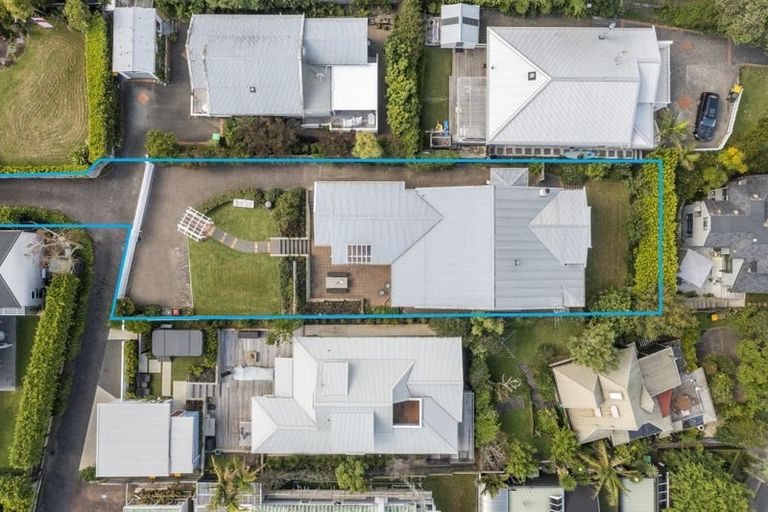 Photo of property in 7a North Avenue, Narrow Neck, Auckland, 0624