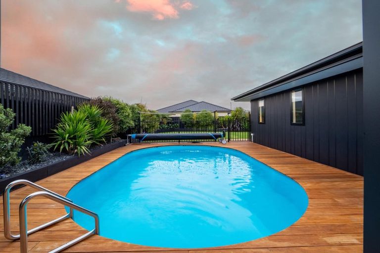 Photo of property in 112 Prestons Park Drive, Marshland, Christchurch, 8083