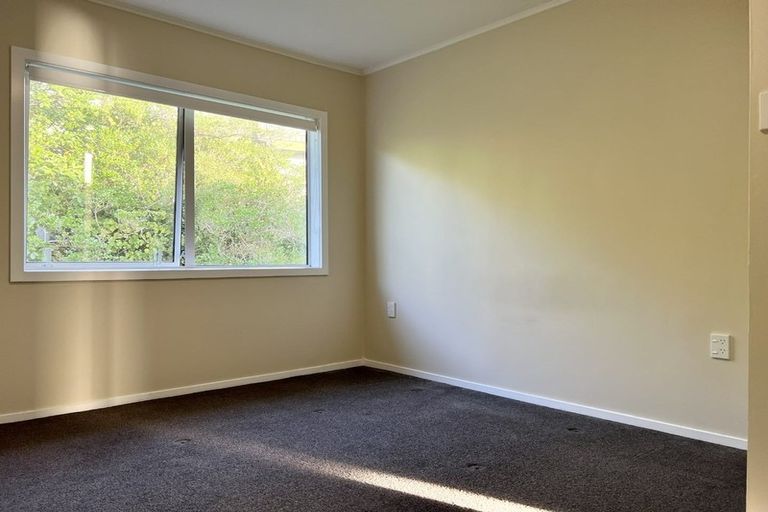 Photo of property in 8d Nikau Road, Point Howard, Lower Hutt, 5013