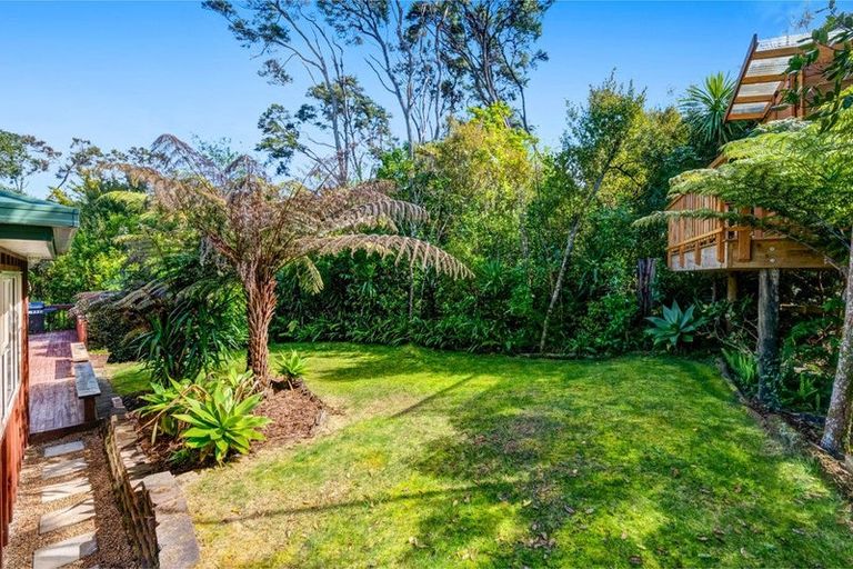 Photo of property in 6 Chenery Road, Red Beach, 0932