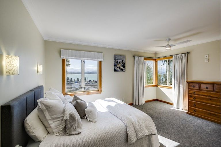 Photo of property in 8 Lambton Road, Hospital Hill, Napier, 4110