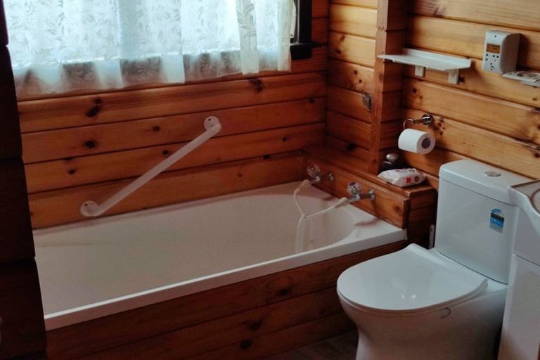 Photo of property in 62 Palomino Drive, Henderson, Auckland, 0612