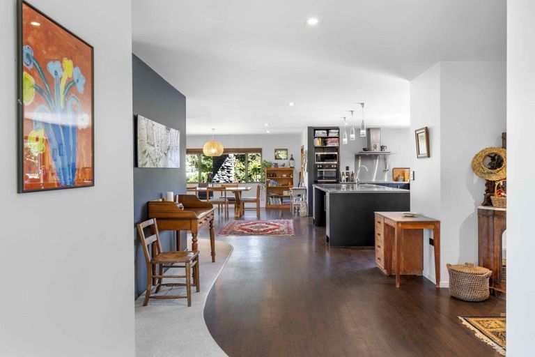 Photo of property in 424 Tararua Road, Levin, 5571