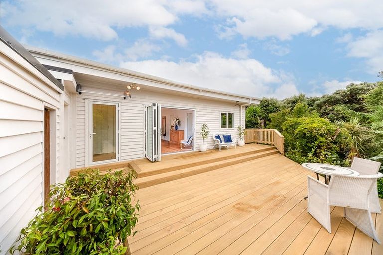 Photo of property in 16 Allen Road, Raumati Beach, Paraparaumu, 5032