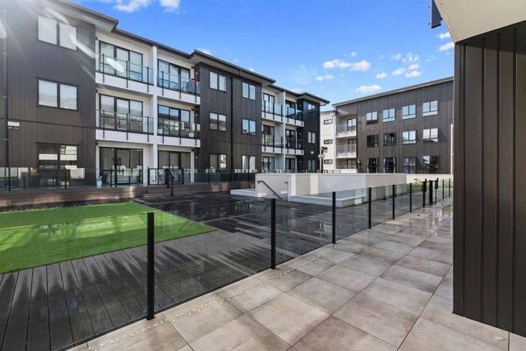 Photo of property in 7/130 Stancombe Road, Flat Bush, Auckland, 2016