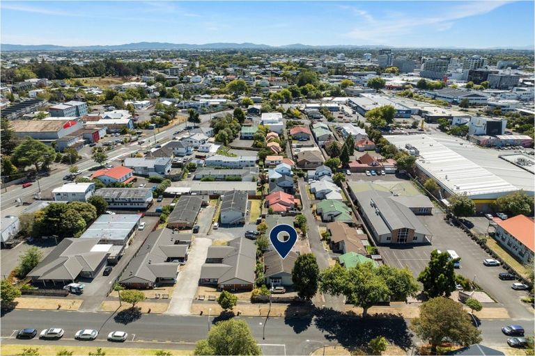 Photo of property in 72a Palmerston Street, Hamilton Central, Hamilton, 3204