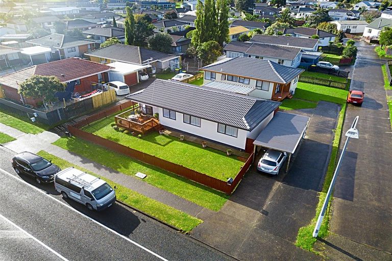 Photo of property in 1/229 Waitemata Drive, Ranui, Auckland, 0612