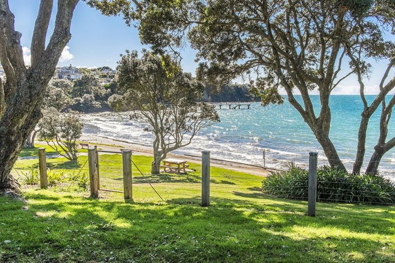Photo of property in 27 Bournemouth Terrace, Murrays Bay, Auckland, 0630