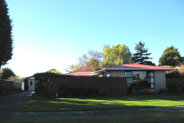 Photo of property in 6 Neave Place, Hillmorton, Christchurch, 8025