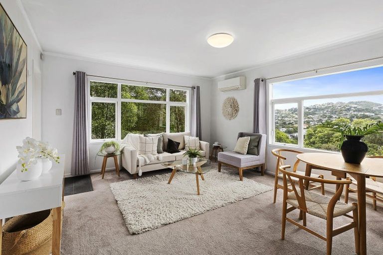 Photo of property in 3/27 Winston Street, Crofton Downs, Wellington, 6035