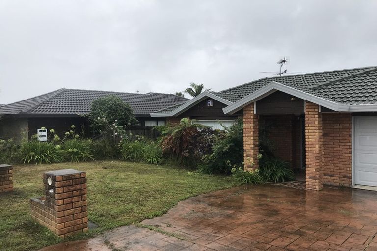 Photo of property in 8 Robina Court, Burswood, Auckland, 2013