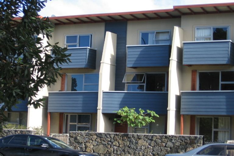 Photo of property in 16/3 Riverside Road, Orewa, 0931