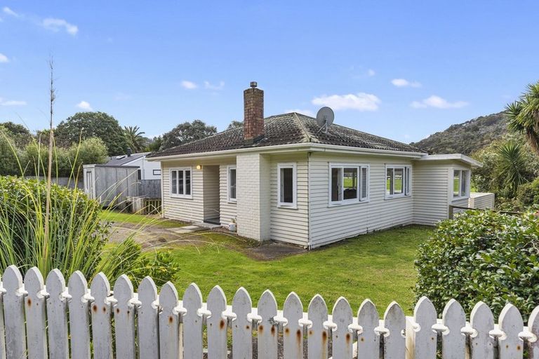 Photo of property in 1 Weranui Road, Waiwera, Orewa, 0994