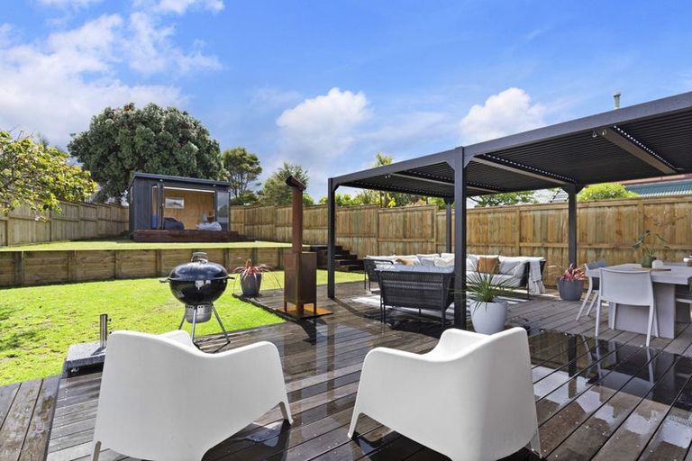 Photo of property in 115 Brook Place, Whangamata, 3620