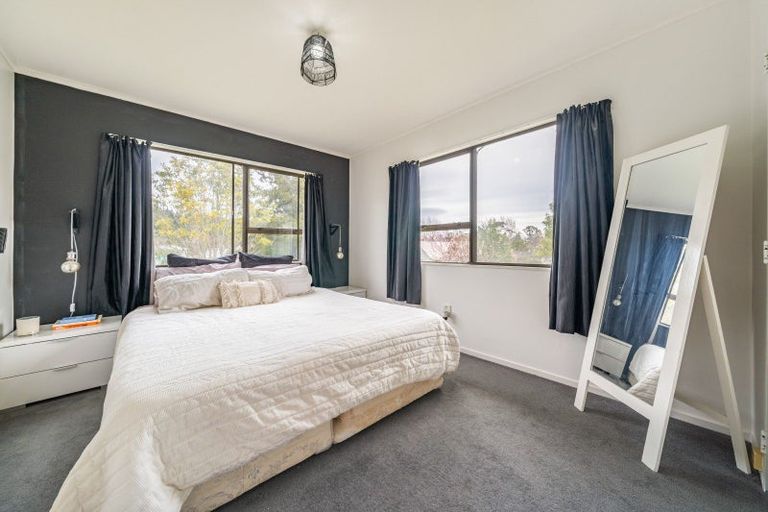 Photo of property in 5 Edelweiss Grove, Timberlea, Upper Hutt, 5018