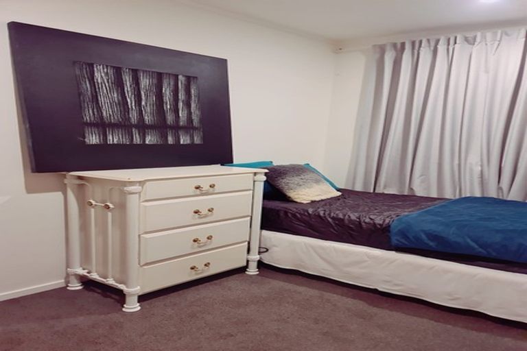 Photo of property in 450 West Coast Road, Glen Eden, Auckland, 0602