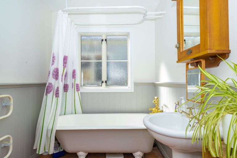 Photo of property in 9 Mcdonnell Road, Arrowtown, 9302