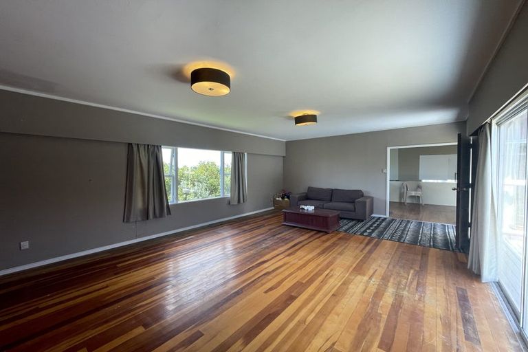 Photo of property in 23 Downsview Road, Pakuranga Heights, Auckland, 2010