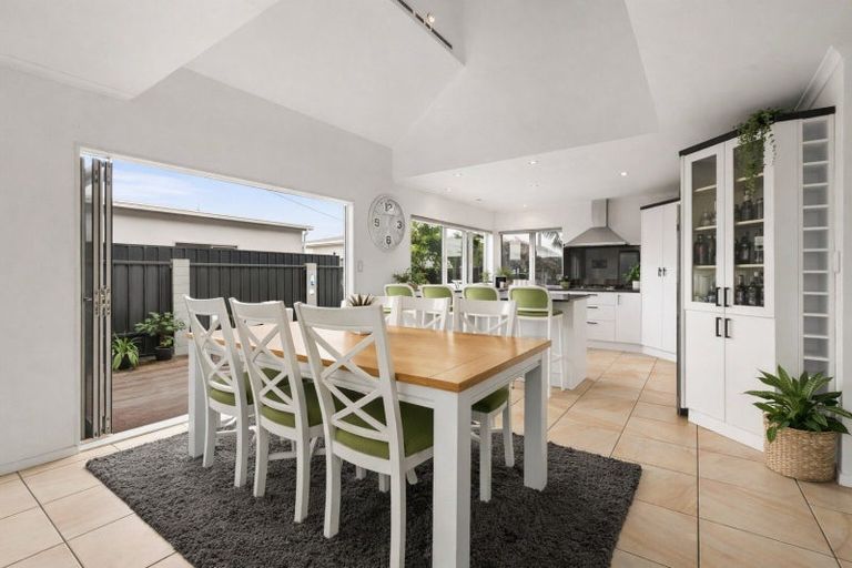 Photo of property in 9a Avenue Road, Greenmeadows, Napier, 4112