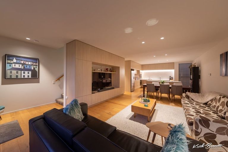 Photo of property in 5 Jean Caldwell Way, Island Bay, Wellington, 6023