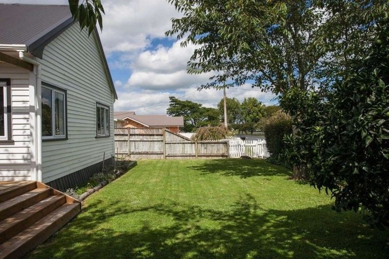 Photo of property in 1 Clare Street, Cambridge, 3434