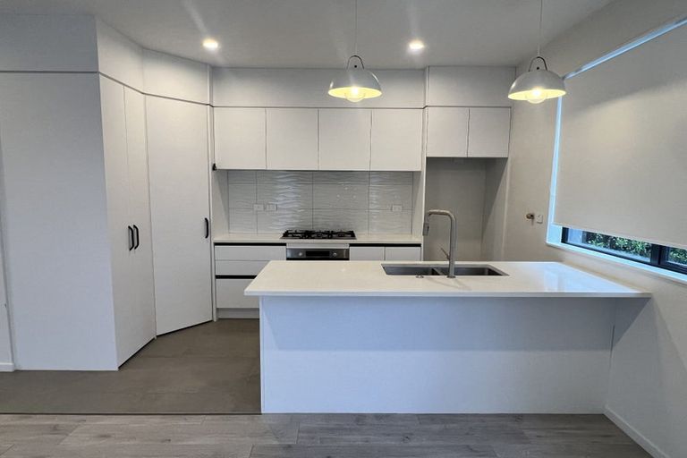 Photo of property in 4e Montmere Avenue, Te Atatu Peninsula, Auckland, 0610