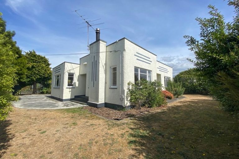 Photo of property in 229 High Street North, Carterton, 5713