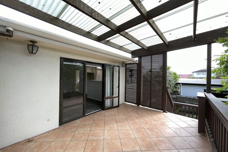 Photo of property in 2/22 Ngataringa Road, Devonport, Auckland, 0624