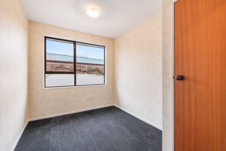 Photo of property in 12 Te Maru Place, Redwood, Christchurch, 8051