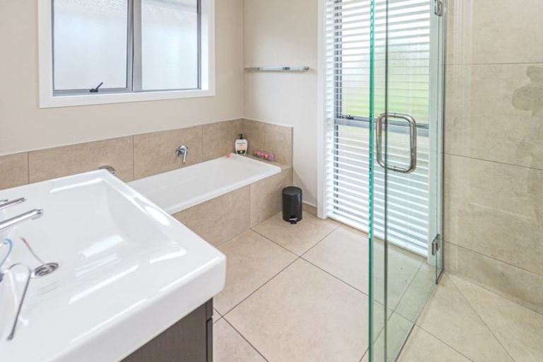 Photo of property in 5 Lithgow Drive, Otamatea, Whanganui, 4500