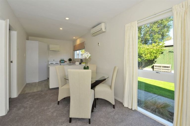 Photo of property in 2/10 Jamell Place, Avonhead, Christchurch, 8042