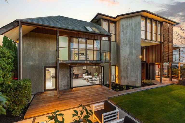 Photo of property in 3 Merivale Lane, Merivale, Christchurch, 8014