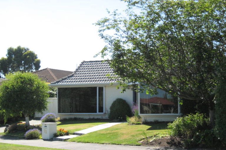 Photo of property in 12 Westgrove Avenue, Avonhead, Christchurch, 8042