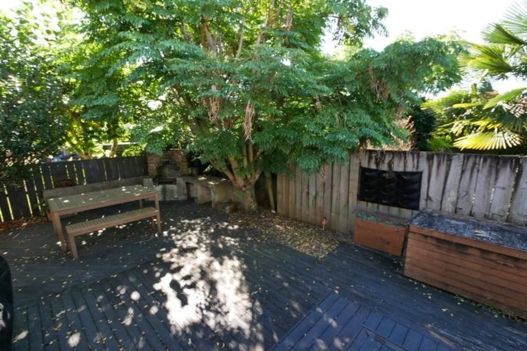 Photo of property in 1/90 Clevedon Road, Papakura, 2110