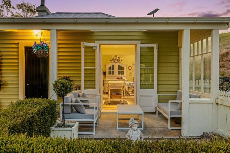 Photo of property in 3 Robin Hood Bay Road, Peraki, Little River, 7591